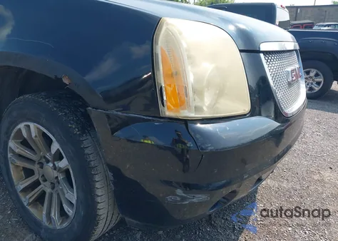 2008 GMC Yukon Denali z USA, uszkodzony, nr VIN 1GKFK63858J222570